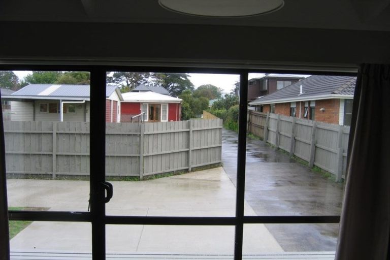 Photo of property in 2/7 Domain Road, Weymouth, Auckland, 2103
