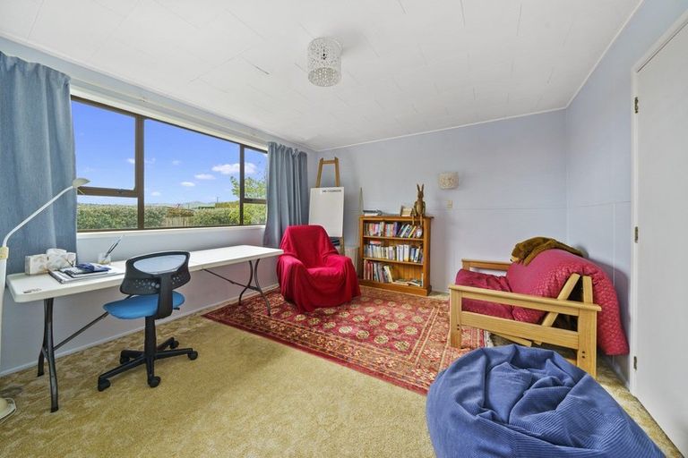 Photo of property in 159 Regent Street, Martinborough, 5711