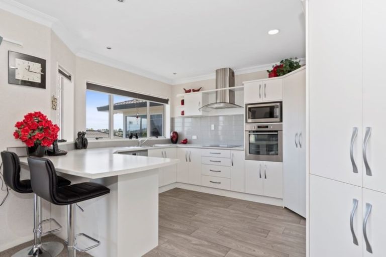 Photo of property in 15 Village Park Drive, Welcome Bay, Tauranga, 3112