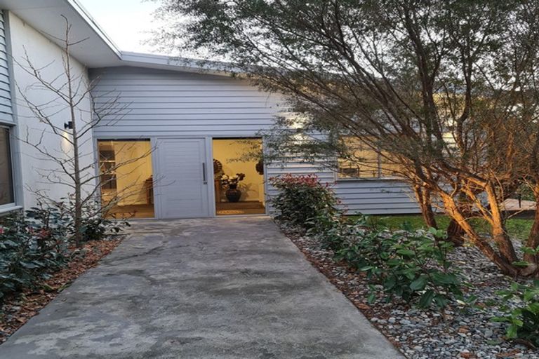 Photo of property in 1 Lakeside Terrace, Westport, 7892