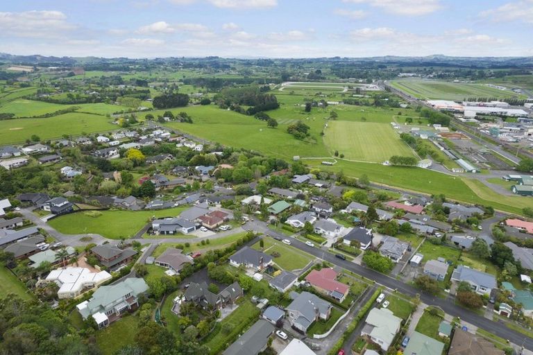 Photo of property in 38 Carlton Road, Pukekohe, 2120