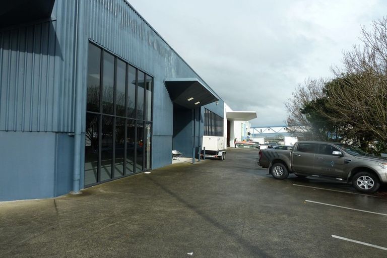 Photo of property in 1/221 Great South Road, Takanini, Drury, 2112