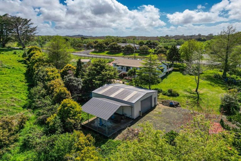 Photo of property in 32 Jeffs Road, Dairy Flat, Albany, 0794