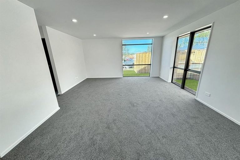 Photo of property in 10 Applegrove Crescent, Belfast, Christchurch, 8051