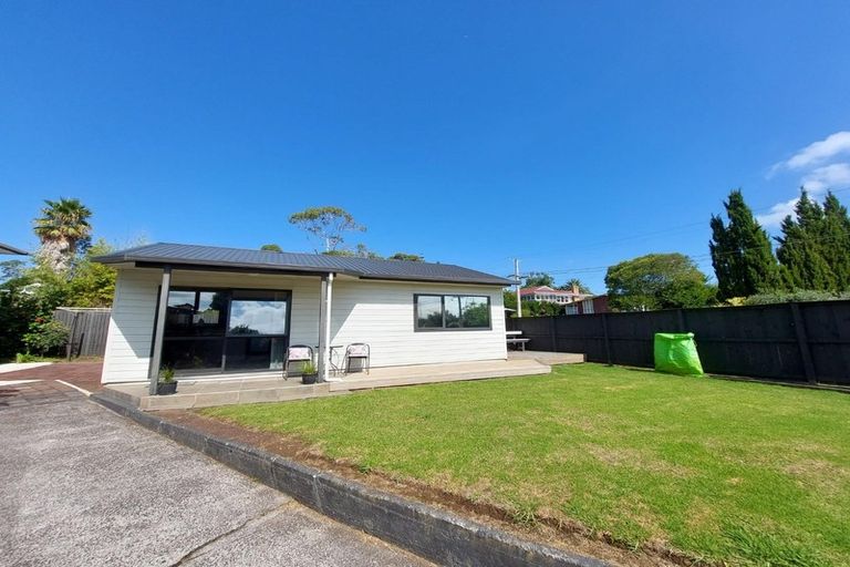 Photo of property in 5 Alwyn Avenue, Te Atatu South, Auckland, 0610