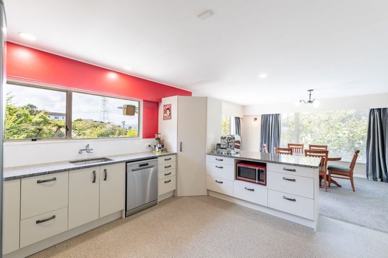 Photo of property in 3 Ardal Grove, Tirohanga, Lower Hutt, 5010