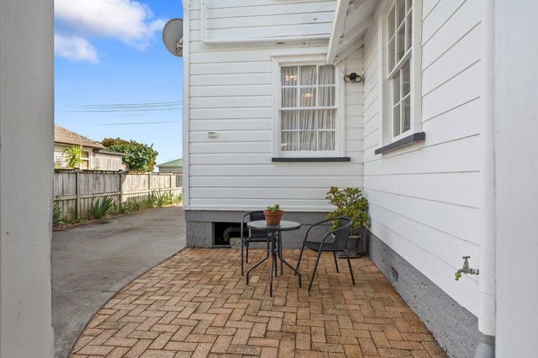 Photo of property in 13 Karaka Street, Helensville, 0800