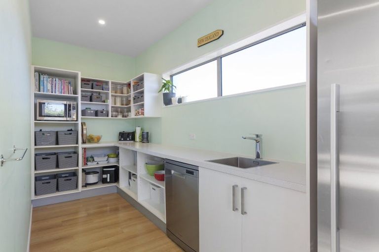 Photo of property in 14 Whitcombe Place, Darfield, 7571