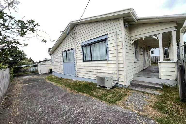 Photo of property in 7 Croydon Road, New Lynn, Auckland, 0600