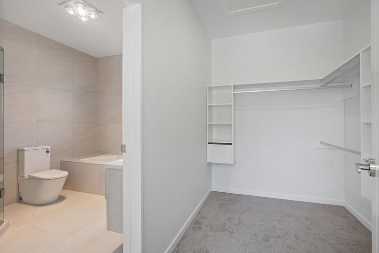 Photo of property in 16 Awa Avenue, Helensville, 0800