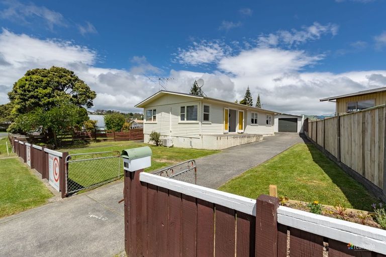 Photo of property in 46 Beaumaris Crescent, Ascot Park, Porirua, 5024