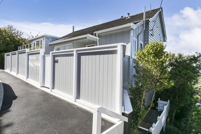 Photo of property in 22 Fairview Crescent, Kelburn, Wellington, 6012