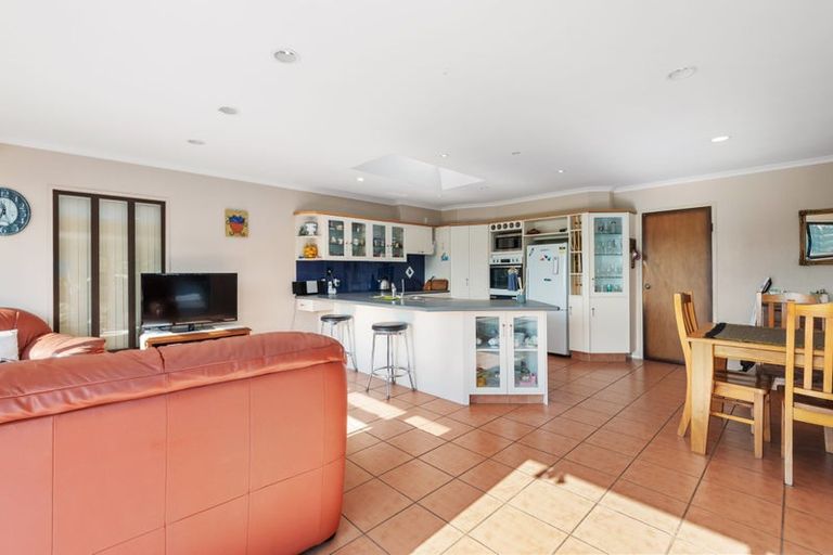 Photo of property in 14 Waikareao Way, Brookfield, Tauranga, 3110