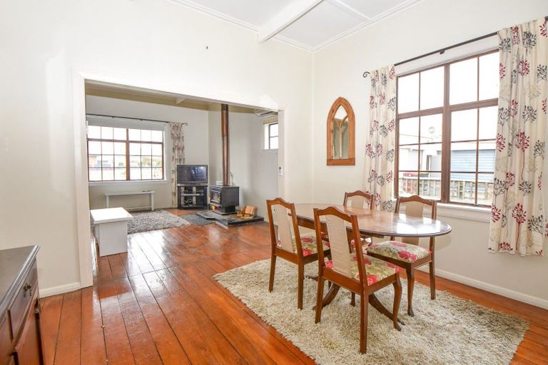 Photo of property in 243 High Street North, Carterton, 5713