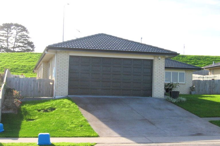 Photo of property in 8 Tauranga Place, Orewa, 0931
