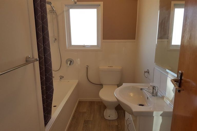 Photo of property in 14 Carl Avenue, Havelock North, 4130