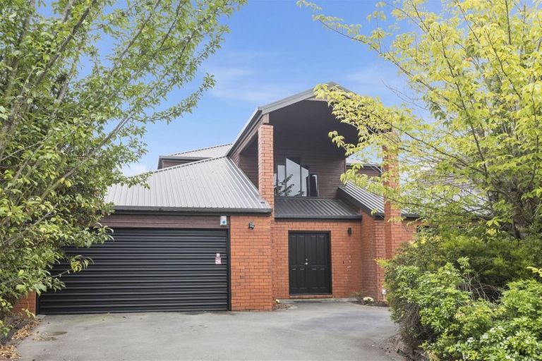 Photo of property in 29 Huntingdon Place, Avonhead, Christchurch, 8042