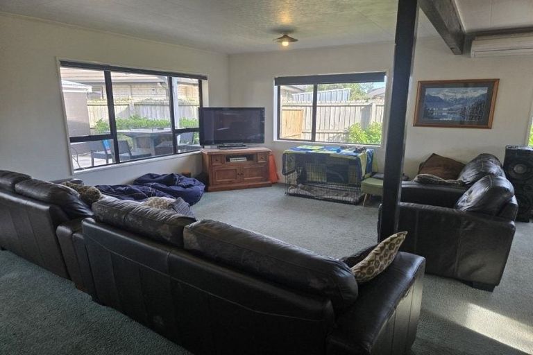 Photo of property in 1/130 Middlepark Road, Sockburn, Christchurch, 8042