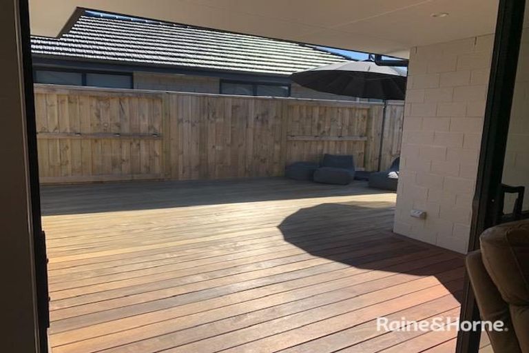 Photo of property in 213 Te Okuroa Drive, Papamoa, 3118