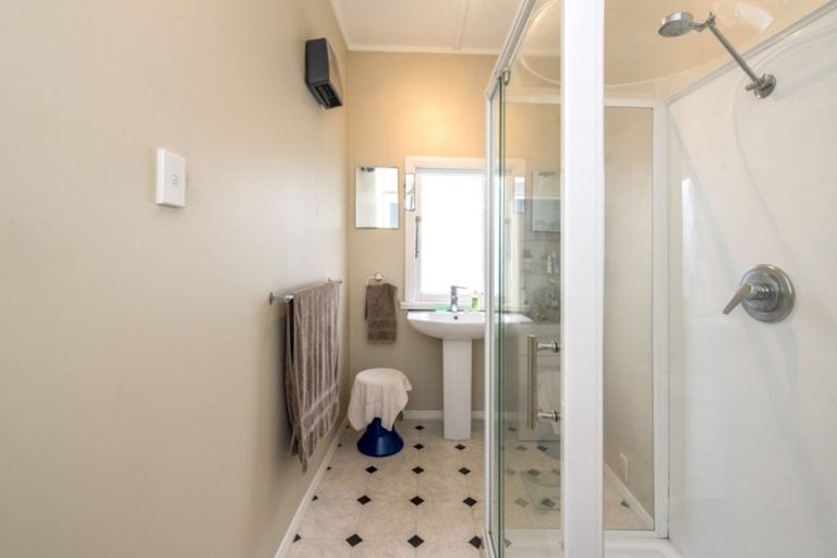 Photo of property in 47 Bluegum Road, Paraparaumu Beach, Paraparaumu, 5032