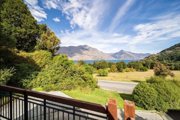 Photo of property in 281 Fernhill Road, Sunshine Bay, Queenstown, 9300