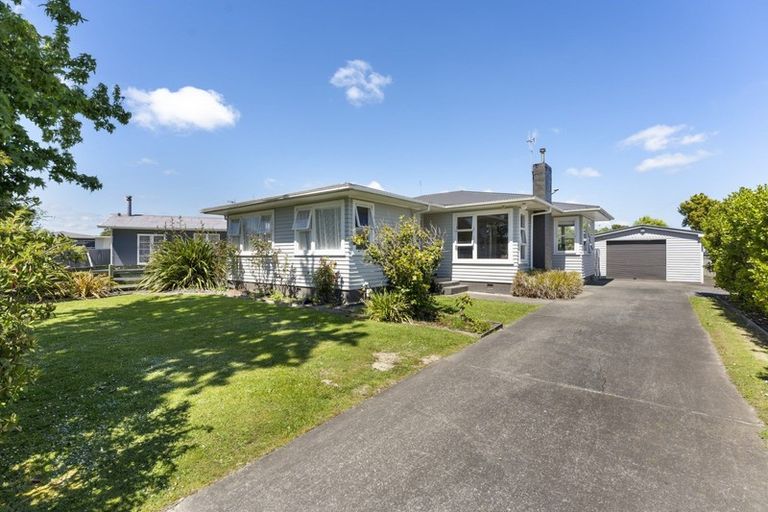 Photo of property in 38 Catlins Crescent, Milson, Palmerston North, 4414