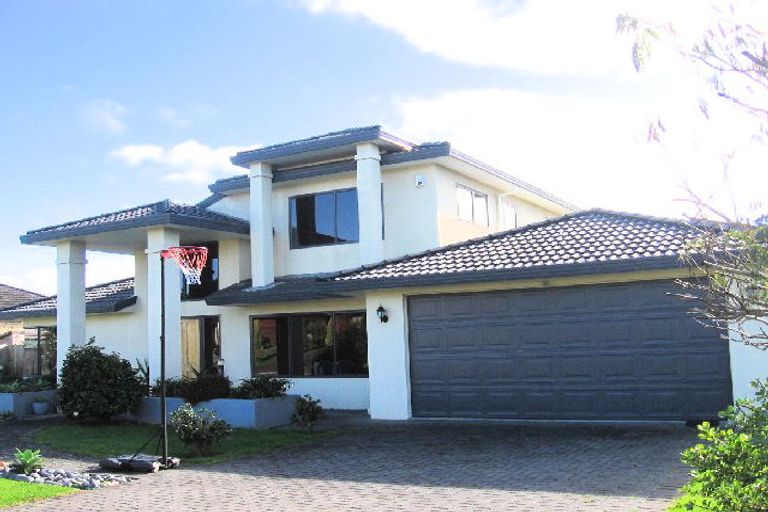 Photo of property in 12 Jade Court, Rosedale, Auckland, 0632