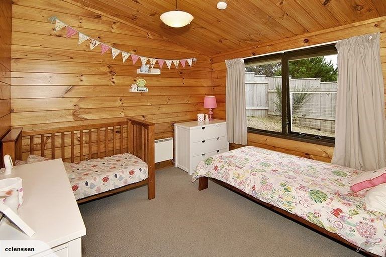 Photo of property in 60 Nalanda Crescent, Broadmeadows, Wellington, 6035