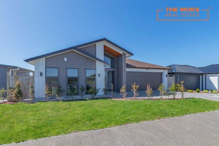 Photo of property in 55 Clarks Beach Road, Clarks Beach, 2122