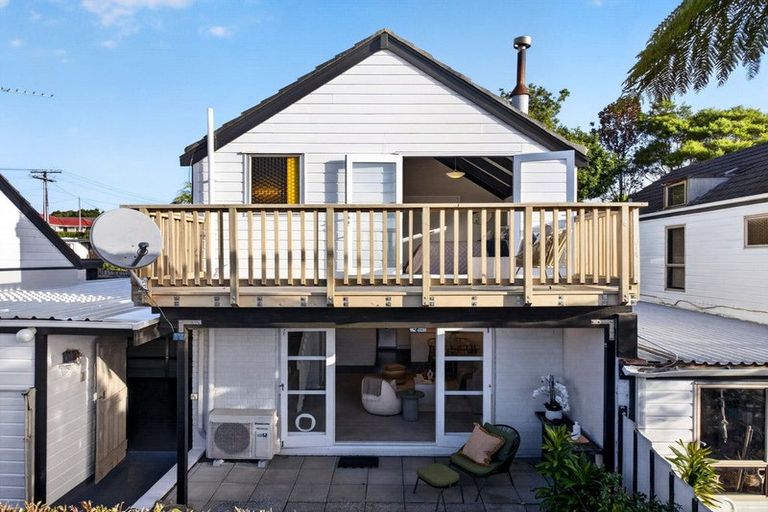 Photo of property in 2/36 Koromiko Street, New Lynn, Auckland, 0600
