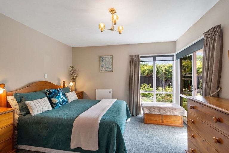 Photo of property in 16 Herbs Place, Cashmere, Christchurch, 8022