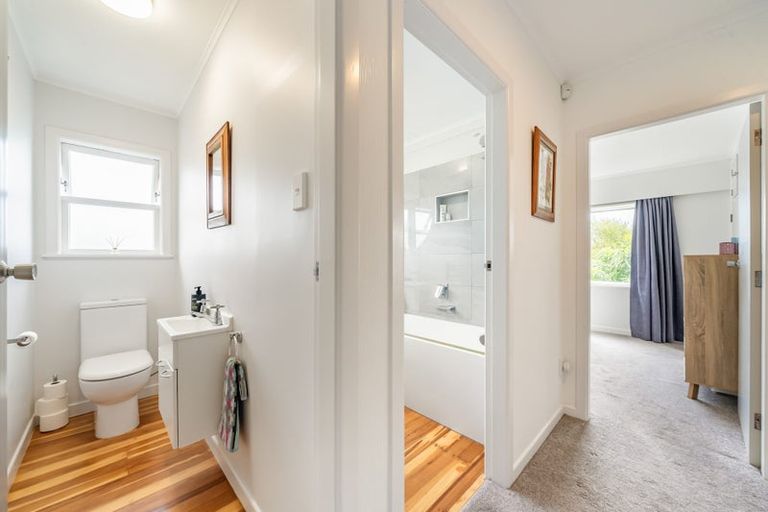 Photo of property in 29 Paekakariki Hill Road, Pauatahanui, Porirua, 5381