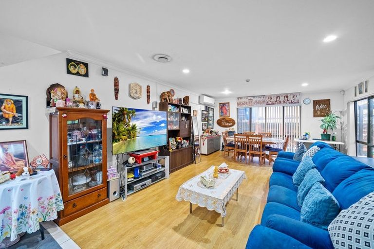 Photo of property in 83 Kamara Road, Glen Eden, Auckland, 0602