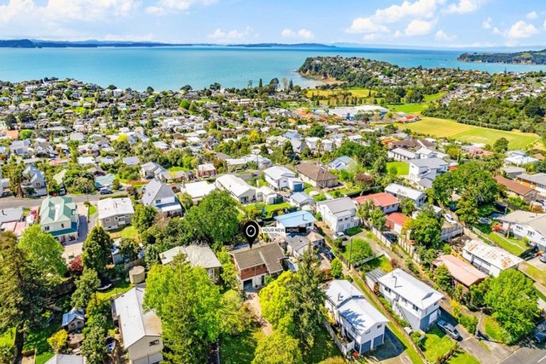 Photo of property in 8 Penton Road, Stanmore Bay, Whangaparaoa, 0932