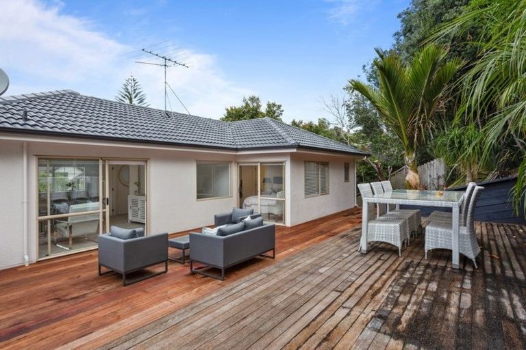 Photo of property in 18 Langana Avenue, Browns Bay, Auckland, 0630