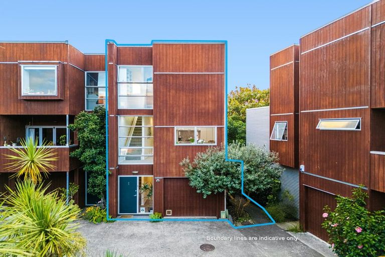 Photo of property in 76g Edmonton Road, Henderson, Auckland, 0612