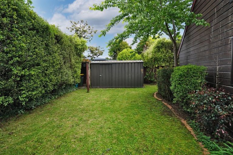 Photo of property in 23 Kensington Place, Fairfield, Hamilton, 3214