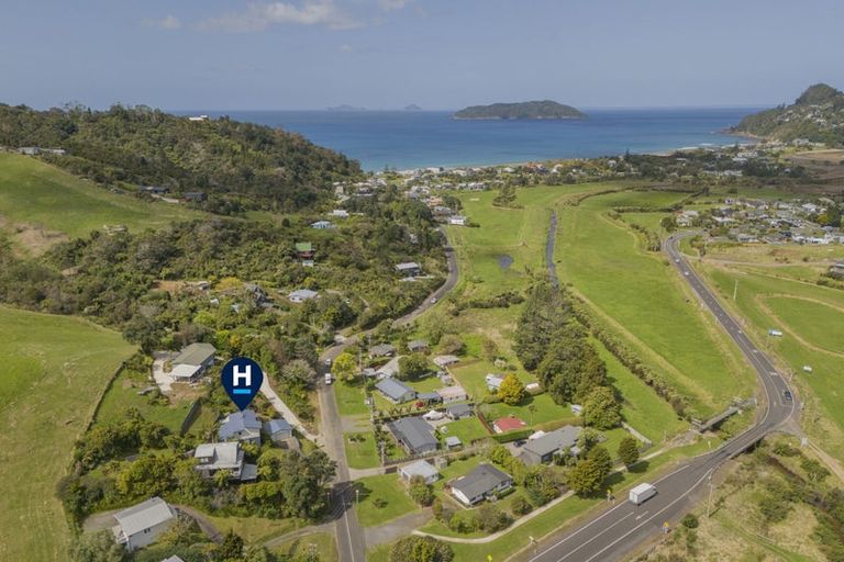 Photo of property in 8 Ocean Beach Road, Tairua, 3508
