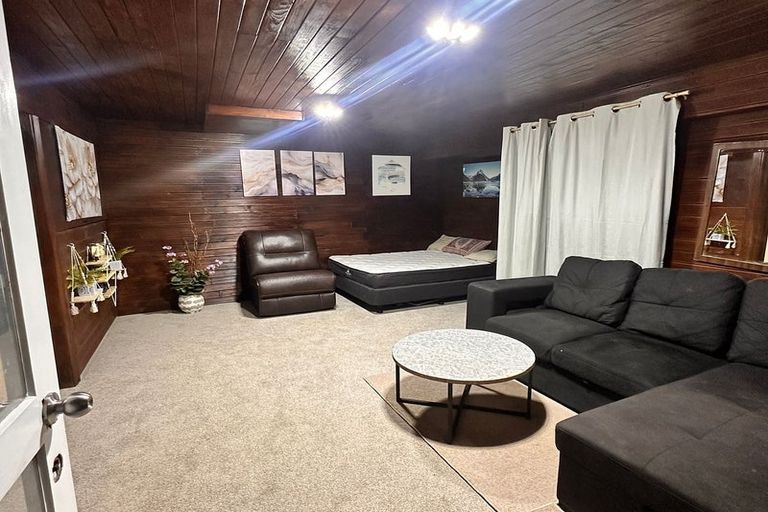 Photo of property in 1 Mcmanaway Grove, Stokes Valley, Lower Hutt, 5019