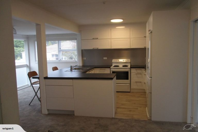 Photo of property in 6a Agra Crescent, Khandallah, Wellington, 6035