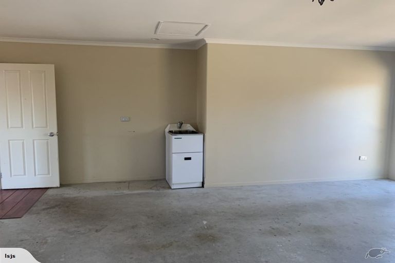 Photo of property in 6 Peel Close, Rolleston, 7614