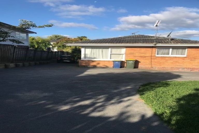 Photo of property in 18b Agincourt Street, Glenfield, Auckland, 0629