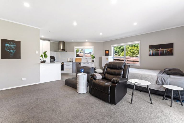 Photo of property in 21 Seon Place, Birkdale, Auckland, 0626