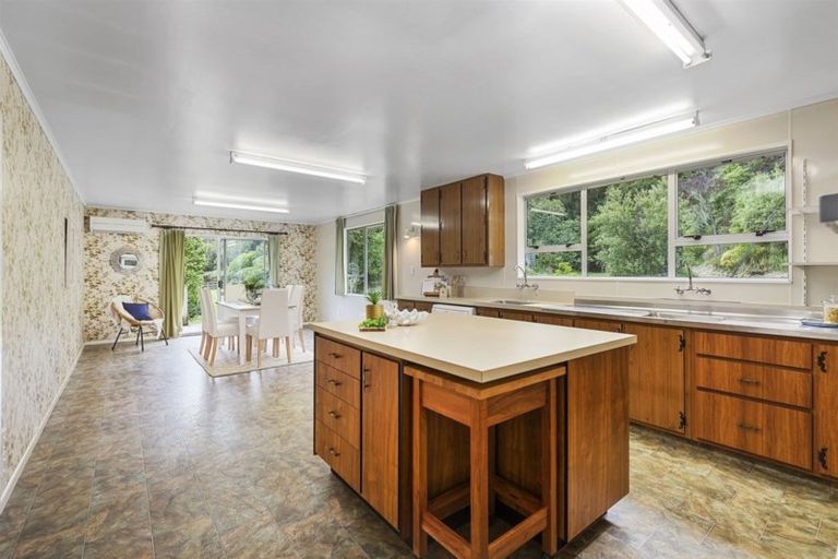 Photo of property in 298a Paekakariki Hill Road, Paekakariki Hill, Porirua, 5381