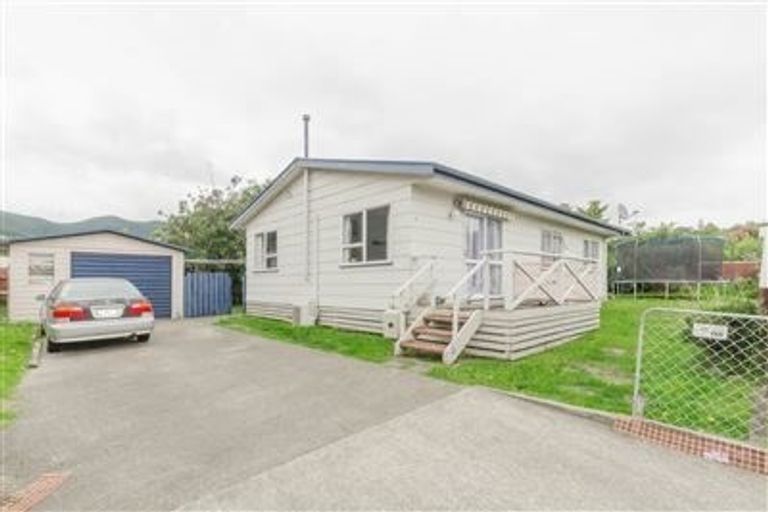 Photo of property in 3 Redwood Close, Paraparaumu, 5032