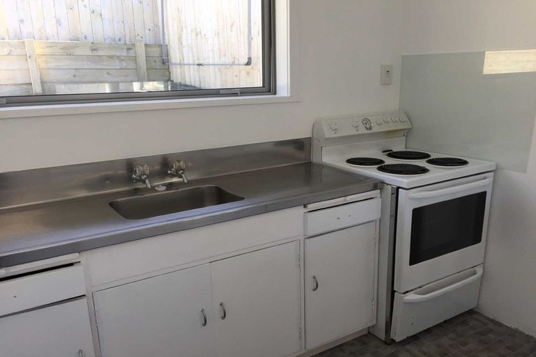 Photo of property in 137b Newlands Road, Newlands, Wellington, 6037