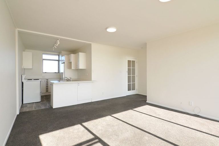 Photo of property in 23 Rangitane Street, Maupuia, Wellington, 6022