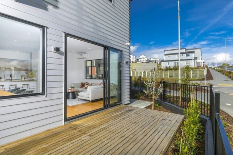 Photo of property in 74 Ashley Avenue, Long Bay, Auckland, 0630