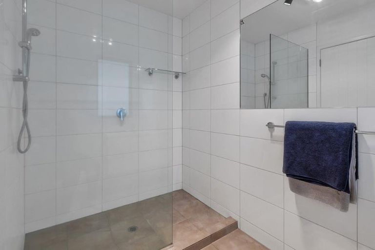 Photo of property in 116 Barbados Way, One Tree Point, 0118