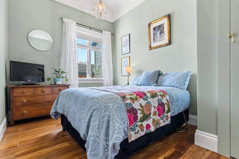 Photo of property in 2 Seddon Street, Carterton, 5713